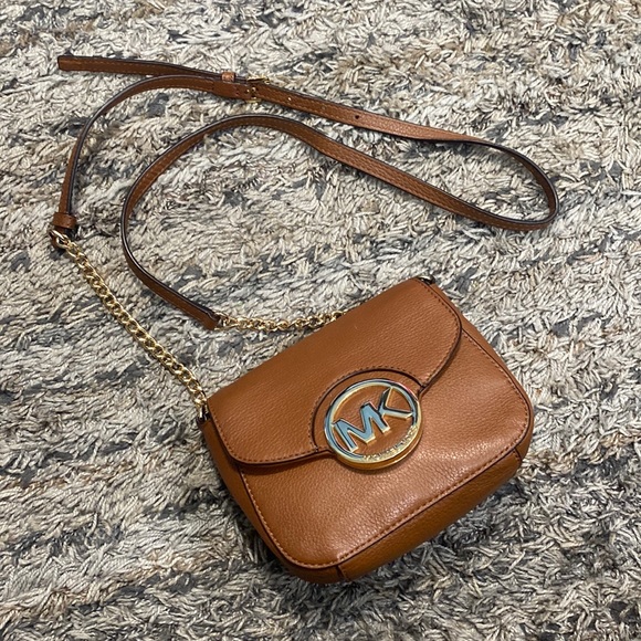 Michael Kors Handbags - Michael Kors tan crossbody